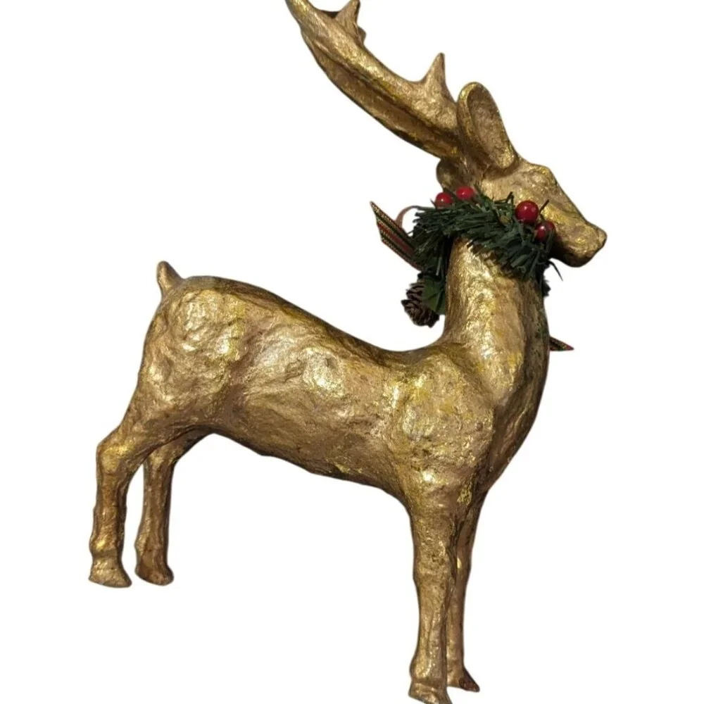Reindeer Christmas Décor  Set Of 2 With Festive Wreaths ‎  gold tone Holiday